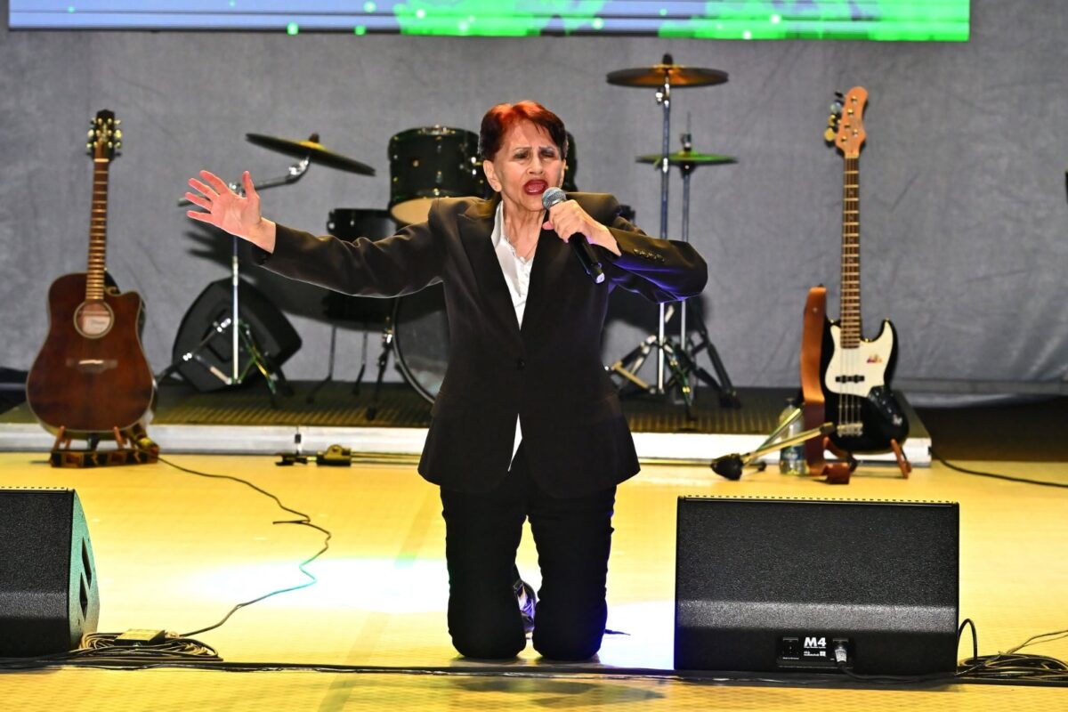 Dida Drăgan la 80 de ani, distinsă cu Ordinul Dinastiei Basarabilor alături de părintele Necula | FOTO