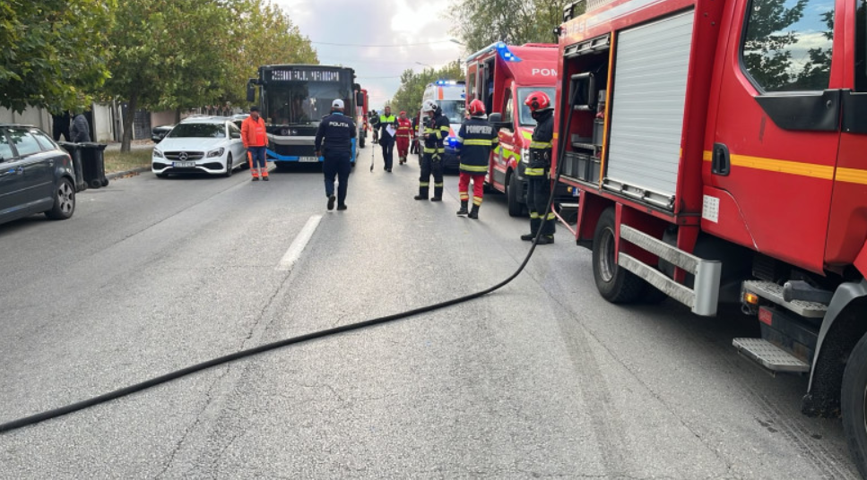 Șoferul implicat în accidentul cumplit din Craiova a murit. Tânărul în vârstă de 20 de ani a intrat pe contrasens și a lovit un autobuz