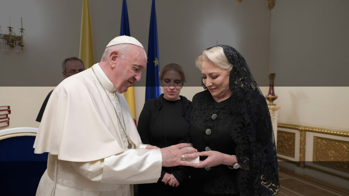 10.000 de euro valorează unul dintre cadourile oferite lui Papa Francisc în România. Misterul a fost risipit după șapte ani