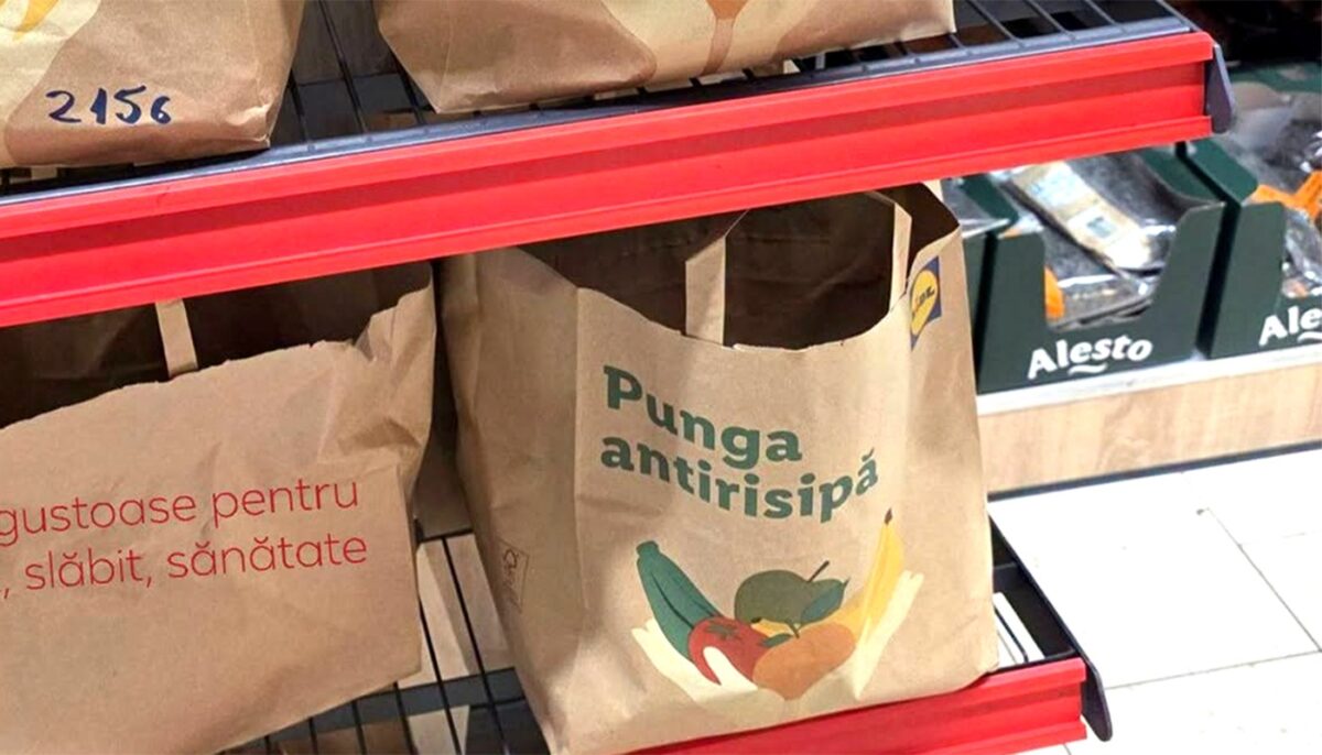 Irina din Iași a dat 6 lei și a cumpărat 2 pungi „antirisipă” din LIDL. Ce era înăuntru, de fapt?