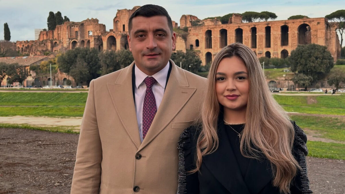 Imagine Stire Soția lui George Simion a dezvăluit sexul bebelușului. Președintele AUR va deveni tătic pentru a doua oară | 2review.ro